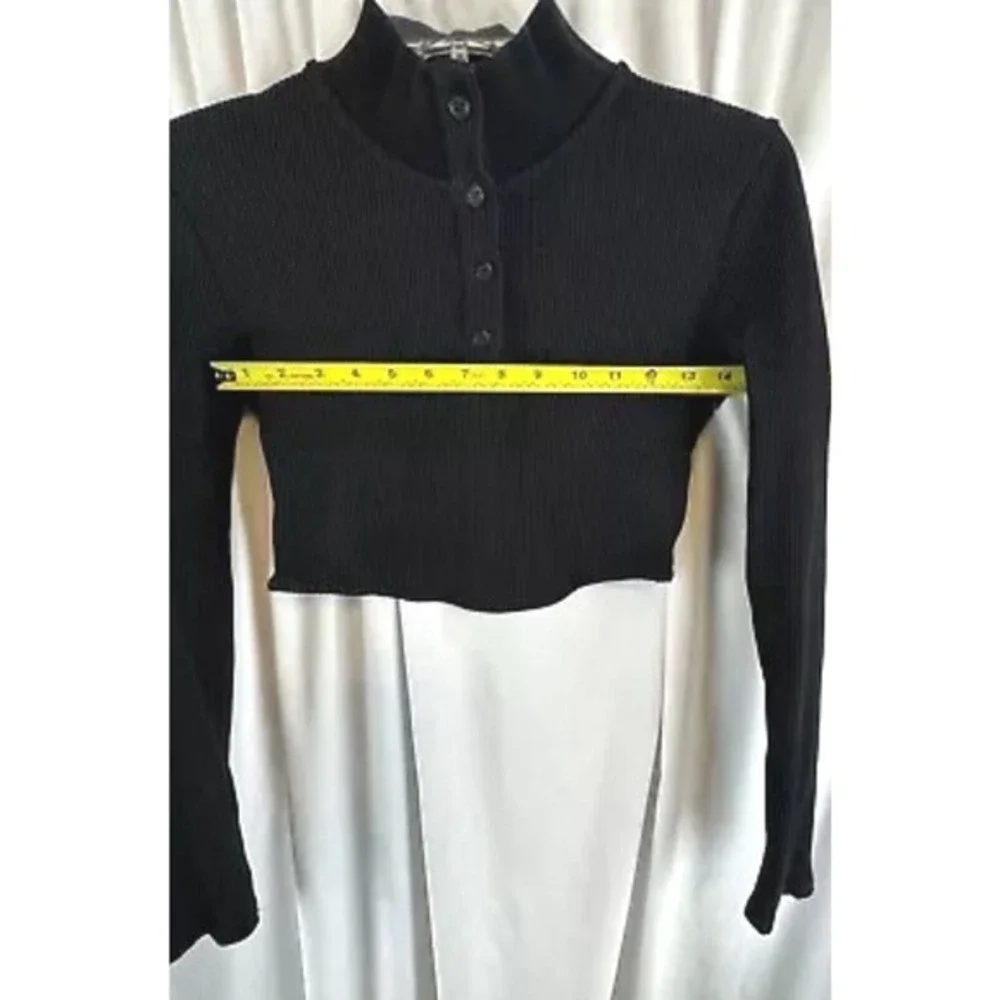 ZARA Black Ribbed Mock Neck Button Detail Cropped Long Sleeve Top Women M 68-48‎